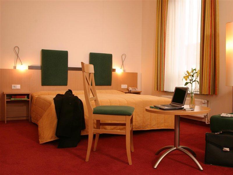 ไอบิส สไตล์ เบอร์ลิน ซิตี้ ออสต์ Hotel ภายนอก รูปภาพ